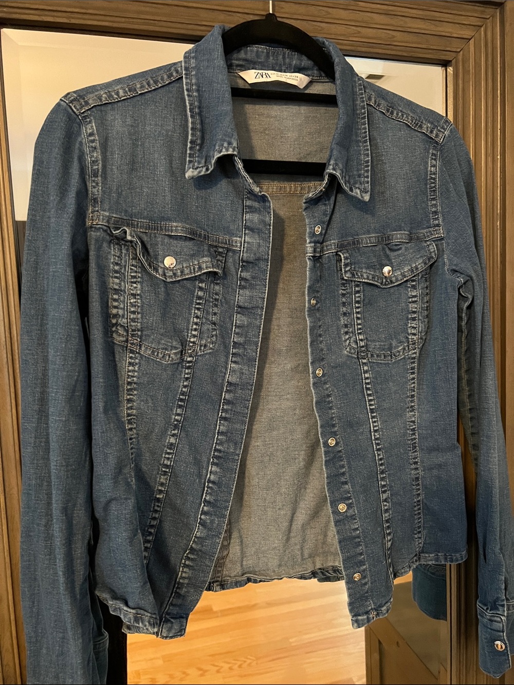 Zara Medium Blue Denim shirt with Chest Pockets : RUNS SMALL - Picture 3 of 5